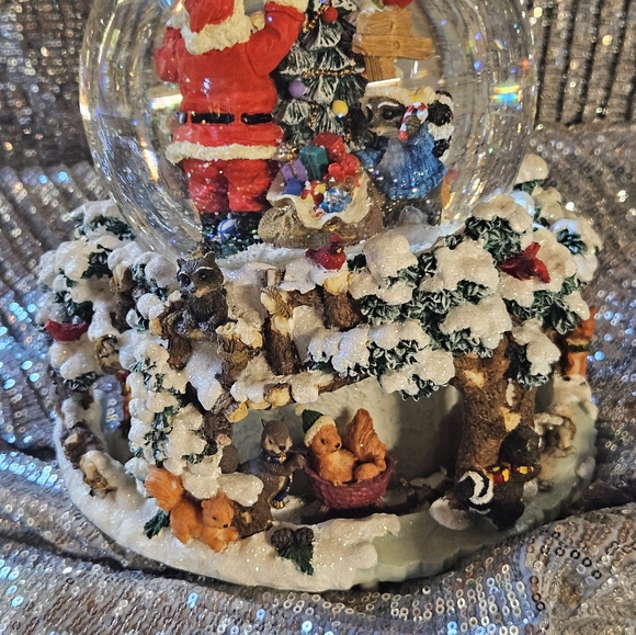 KIRKLAND SIGNATURE COSTCO 109619 MUSICAL SNOW GLOBE NATIVITY  Kirkland Signature Musical Snow Globe